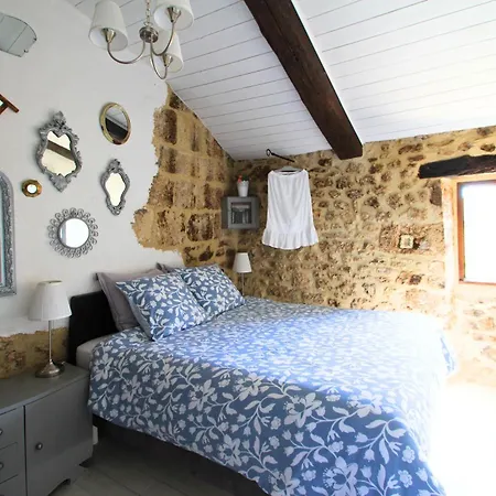 Holiday home Ancienne Maison En Pierre Au Coeur Du Village *