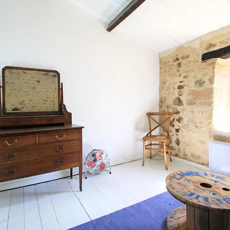 Ancienne Maison En Pierre Au Coeur Du Village *