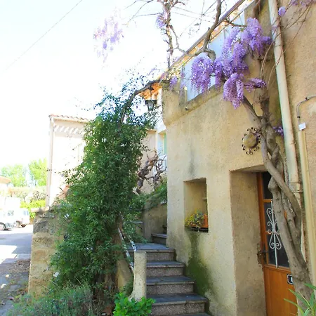 Holiday home Ancienne Maison En Pierre Au Coeur Du Village *